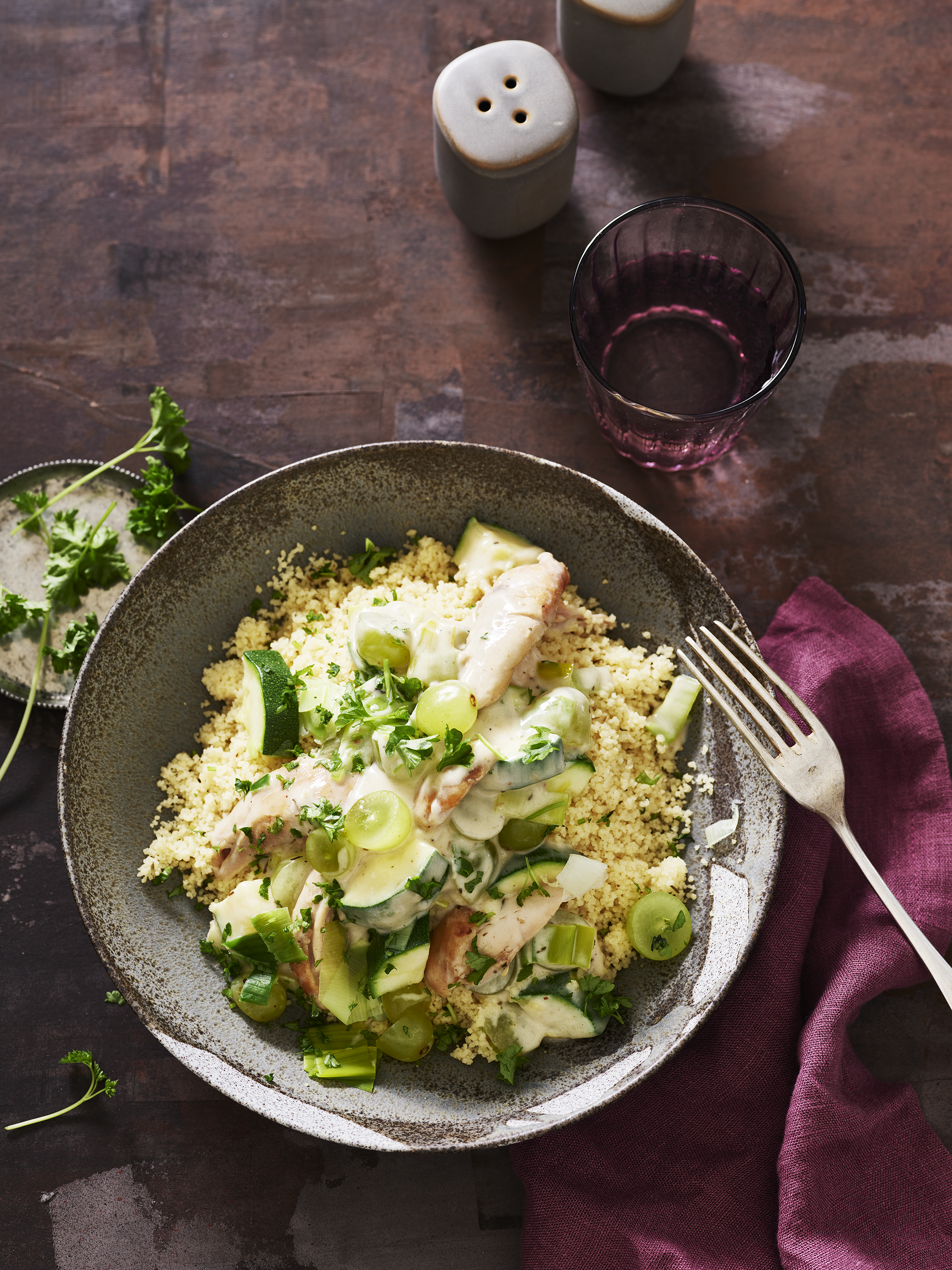 Kippenstoof met couscous en druiven