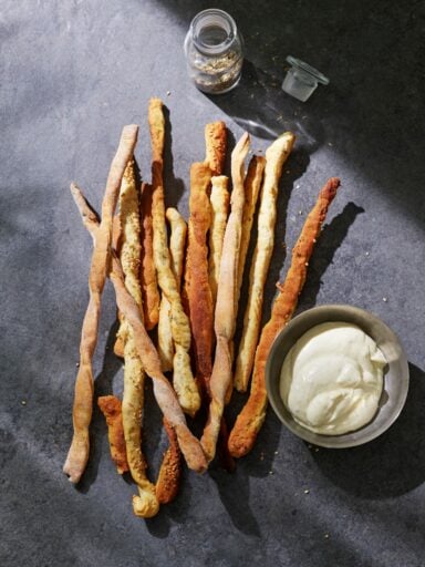 Tussendoortjes & snacks Makkelijke aioli met zelfgemaakte dipstokjes